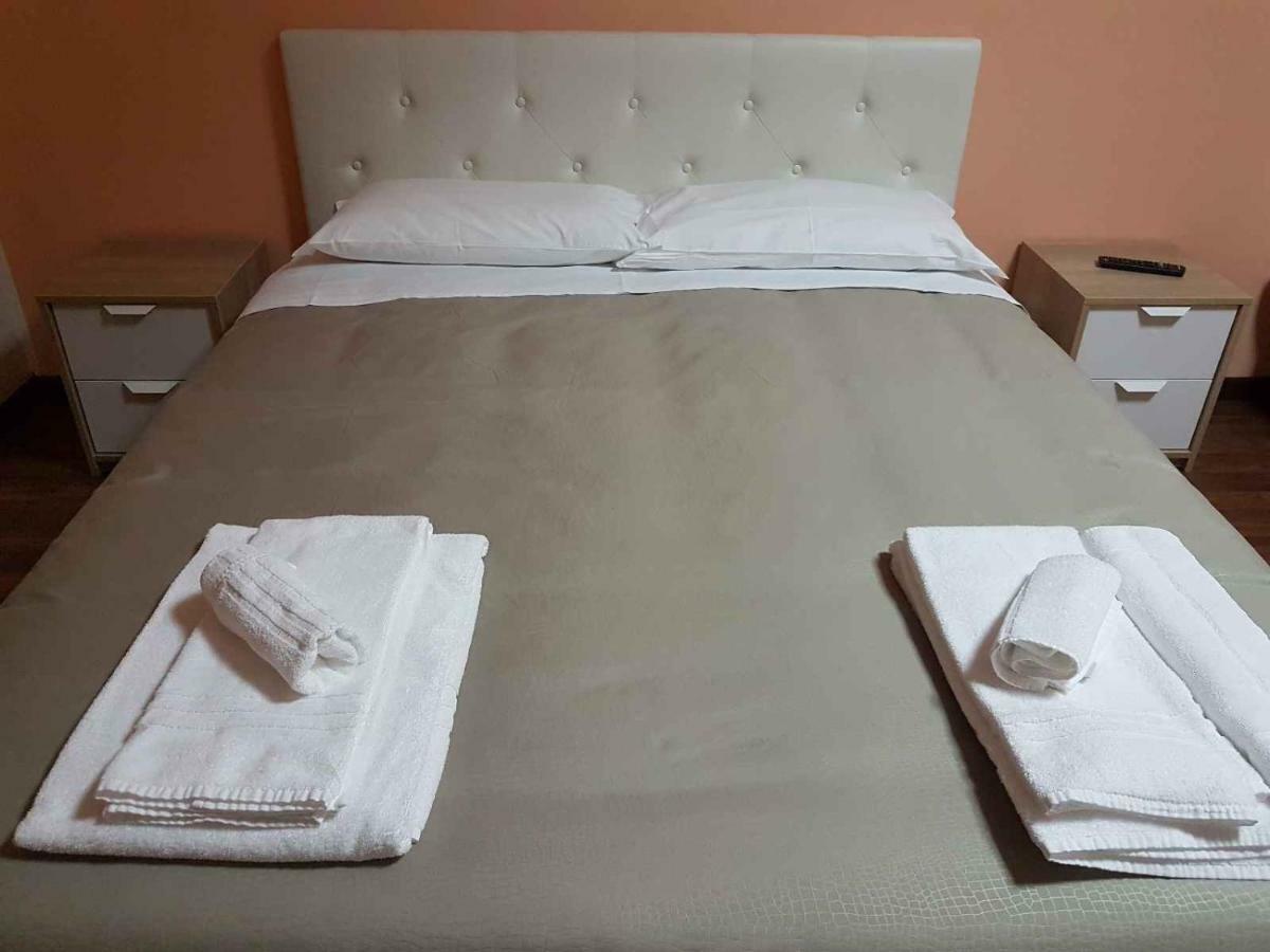 Hotel Piramide Reggio Emilia Kültér fotó