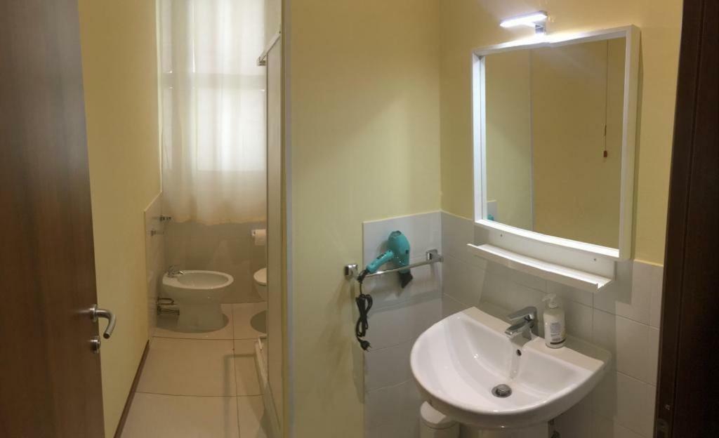 Hotel Piramide Reggio Emilia Kültér fotó